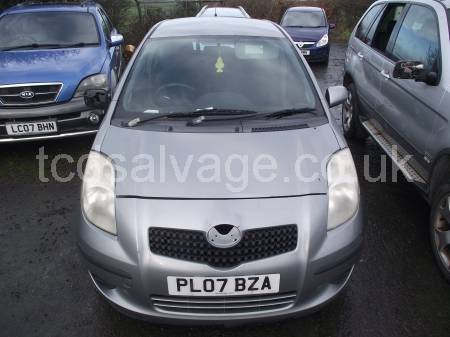 Toyota Yaris L Zinc