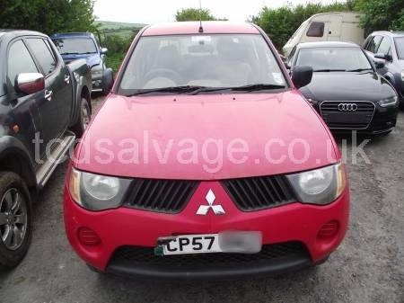 Mitsubishi L200 4Work DCB 4WD